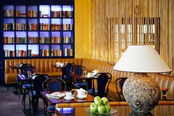 book Diplomat Hotel