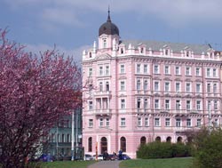 book Hotel Opera