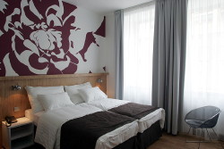 book Dahlia Inn