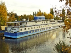 book Botel Racek