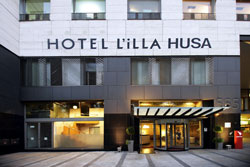 book Hotel Husa Illa