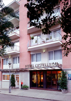 book Hotel Catalonia Castellnou