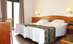 book Hotel Ronda Figueres