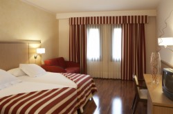 book Duran Hotel & Restaurant