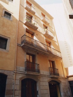 book Apartaments Sant Jordi Condal