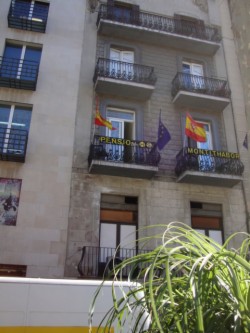 book Hostal Mont-Thabor