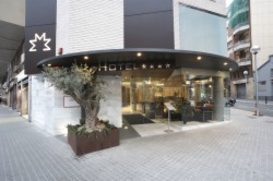 book Hotel Madanis