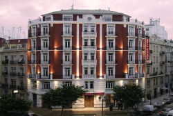 book Hotel Petit Palace Germanias