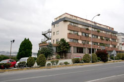 book Hotel Husa Santiago Apostol