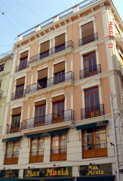 book Apartamentos Living Valencia