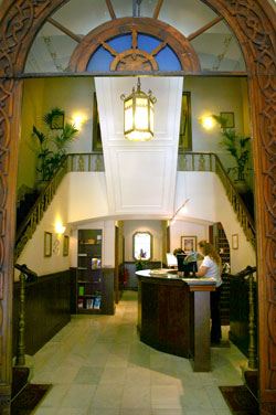 book Hotel Kris Consul del Mar