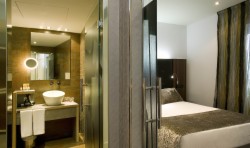 book Hotel High Tech Tamarises