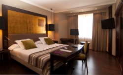 -10% OFF in Upper Room (Non Refundable)