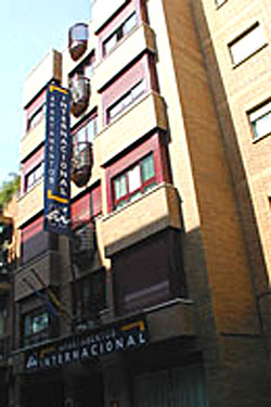 book A&H Apartamentos Internacional