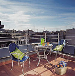 book Apartamentos Los Jer�nimos