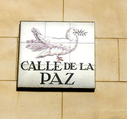 book Apartamentos Madrid La Paz