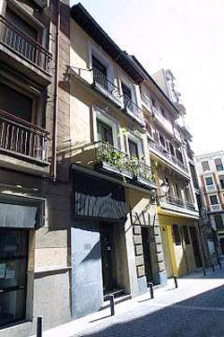 book Apartamentos Gran Via