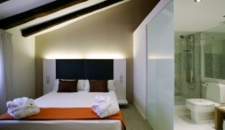 book Hotel Petit Palace Embassy Serrano