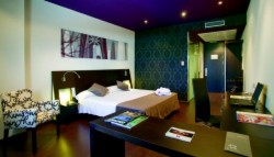 book Hotel High Tech Nueva Castellana