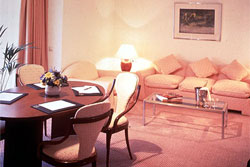 book Hotel Husa Chamartin