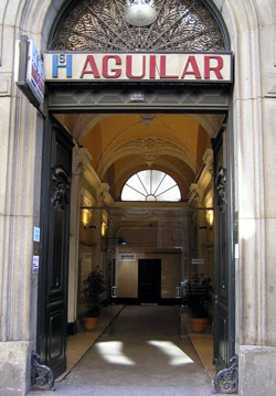 book Hostal Aguilar