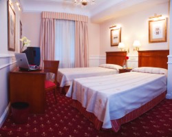 book Emperador Hotel