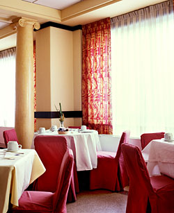 book Hotel Rex