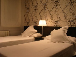 book Hostal Analina Rooms