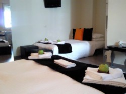 book Hostal Oxum
