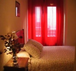 book Hostal Los Perales