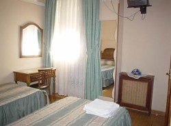 book Hostal Villagarcia Alcazar III