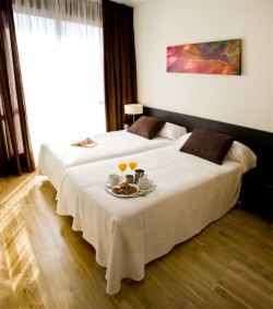 book Apartamentos Compostela Suites
