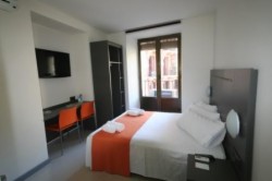 book Apartamentos H2 La Latina