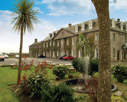 book Setanta House Hotel