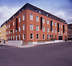 book Pery's Best Western Hotel