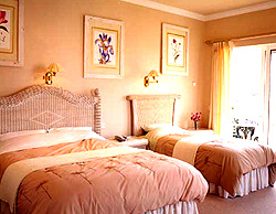 book Seasons Lodge Guesthouse