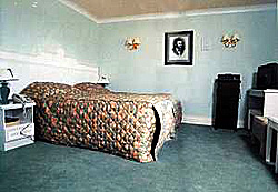 book Old Schoolhouse Inn
