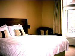 book Leeson Hotel