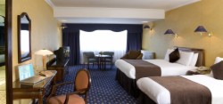 book Montrose Hotel