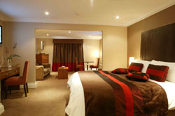 book Killarney Oaks Hotel