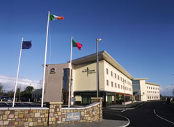 book McWilliam Park Hotel