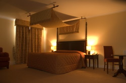 book Hotel Newport