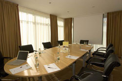 Days Hotel Park West photo 5