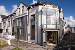 book Patrick Punchs Hotel