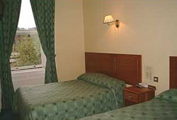 book Clifton Court Hotel