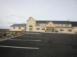 book Mannin Bay Hotel