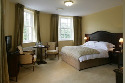 book Lismore House Hotel