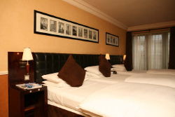 book Paramount Hotel