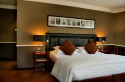 book Paramount Hotel