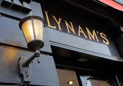 book Lynams Hotel
